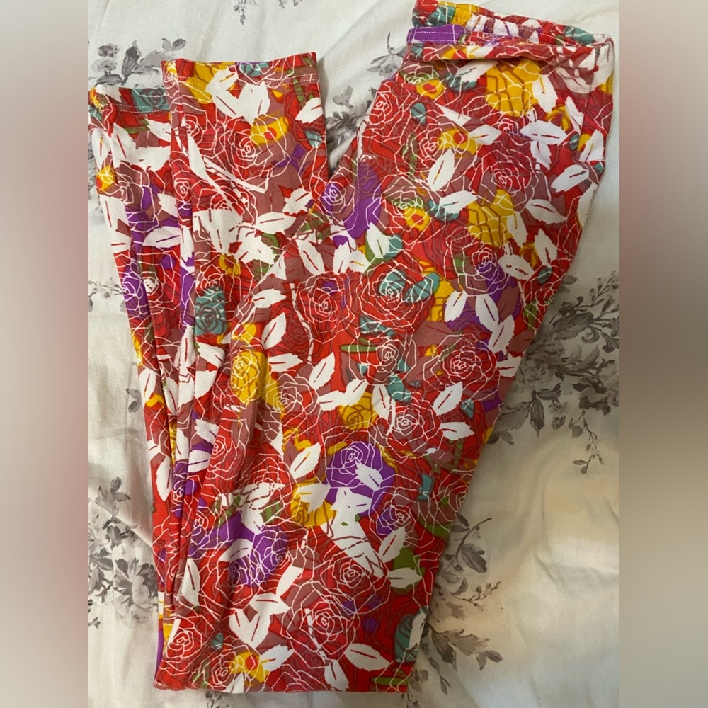 Red w/yellow & purple flowers